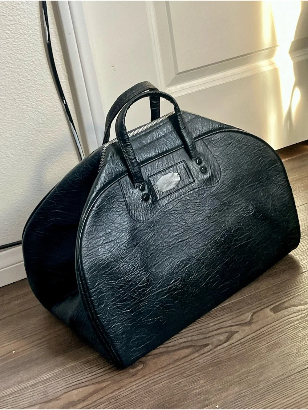 Black Men's Leather Weekender Bag - Classic Travel Holdall